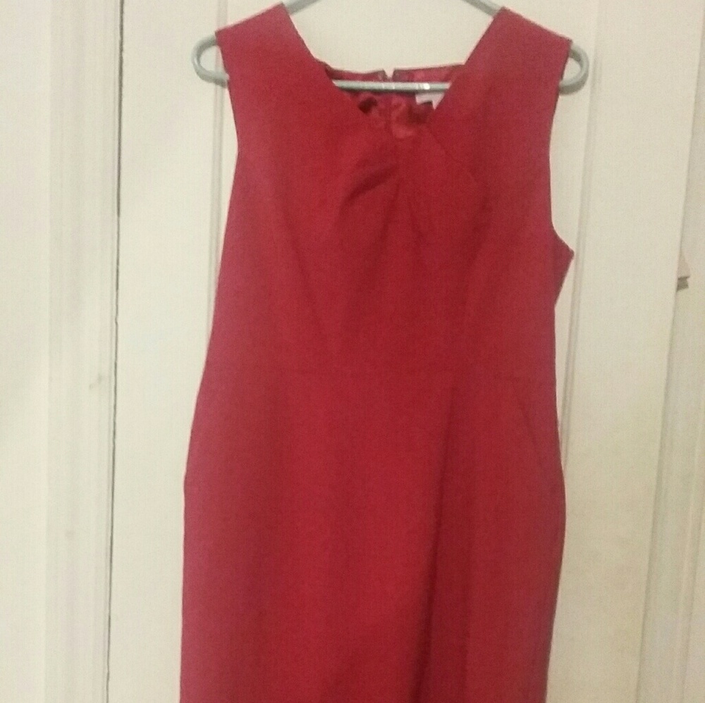 STRETCHY PINK SLEVELESS DRESS